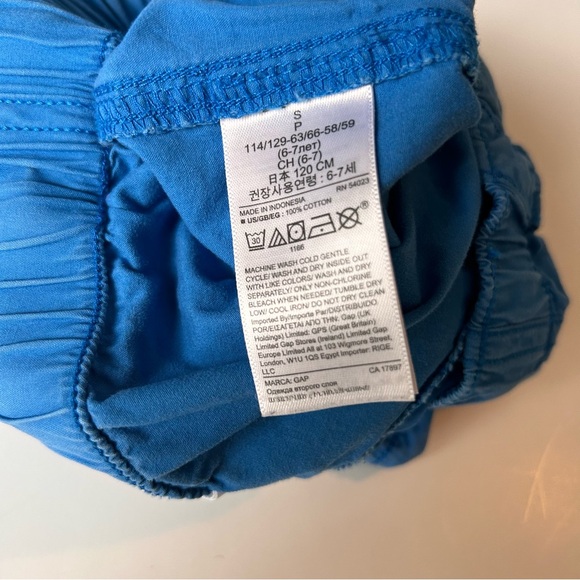 Three pairs of boys GAP shorts - Picture 8 of 14